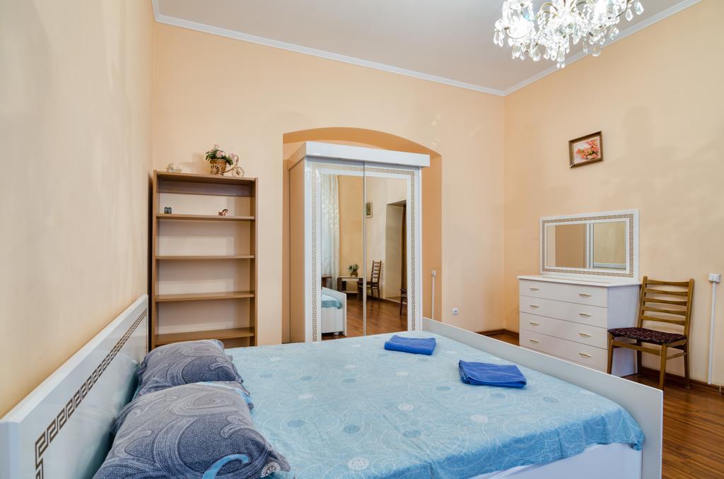 Leogrand Apartments Teodora 3 Lviv Exteriör bild