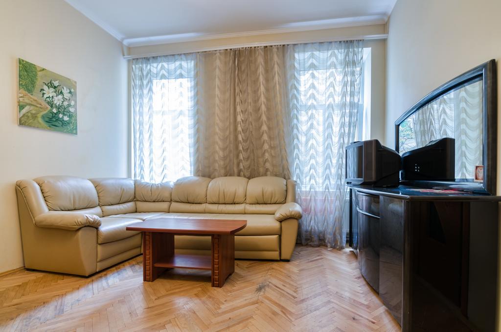 Leogrand Apartments Teodora 3 Lviv Exteriör bild