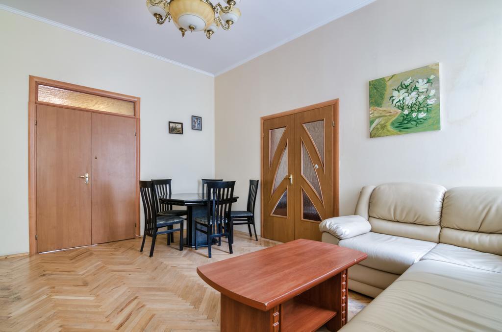 Leogrand Apartments Teodora 3 Lviv Exteriör bild
