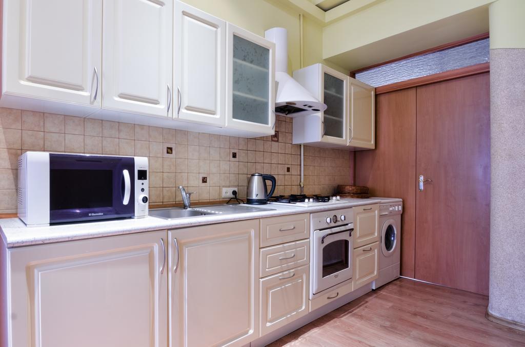 Leogrand Apartments Teodora 3 Lviv Exteriör bild