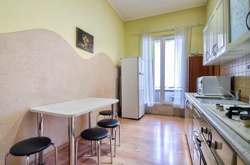 Leogrand Apartments Teodora 3 Lviv Exteriör bild