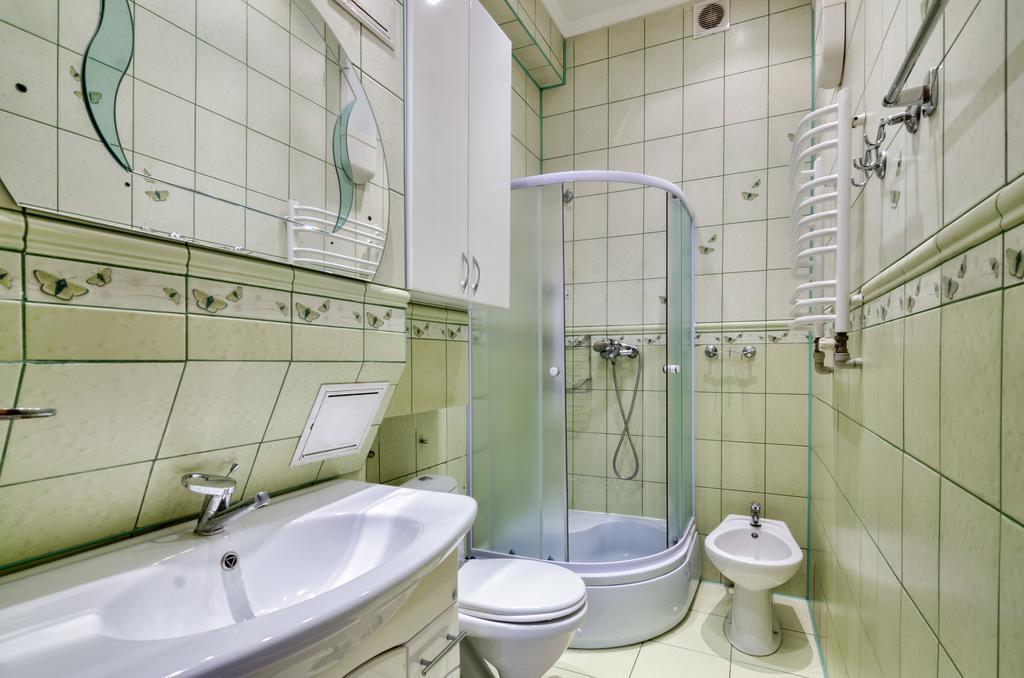 Leogrand Apartments Teodora 3 Lviv Exteriör bild